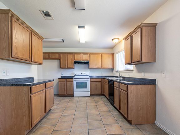 3rd image of 806 Frances Dr