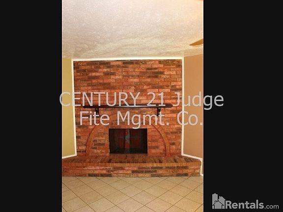 4th image of 330 E Grenoble Dr