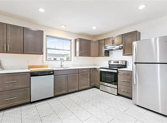 5th image of 8638 Plum St