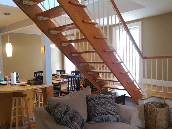 3rd image of 98 Philip St Floor 2