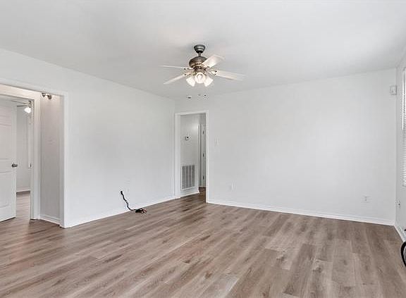 4th image of 5512 Warrington Dr