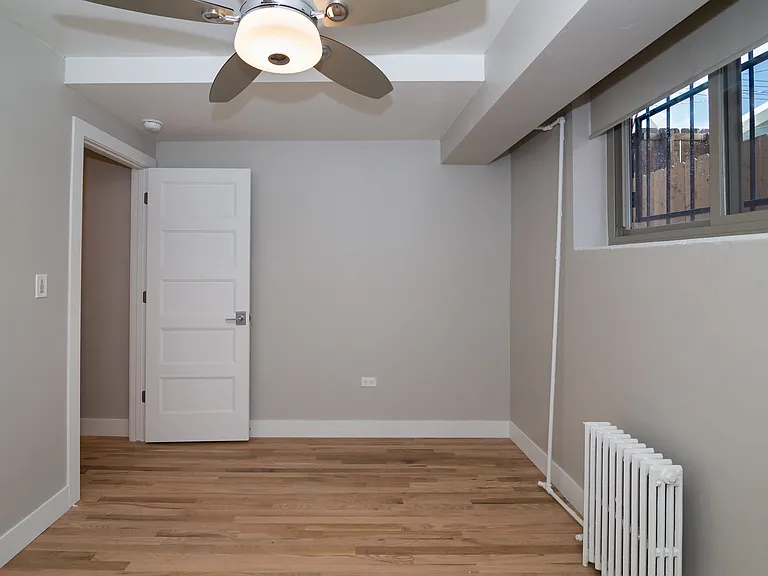 901 N Ogden St — Photo 33