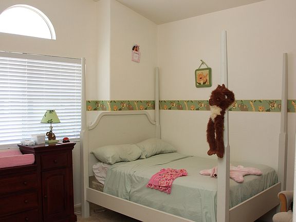 Vaulted ceiling in bedroom