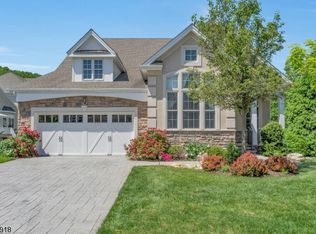 68 Betsy Ross Dr, Warren, NJ 07059