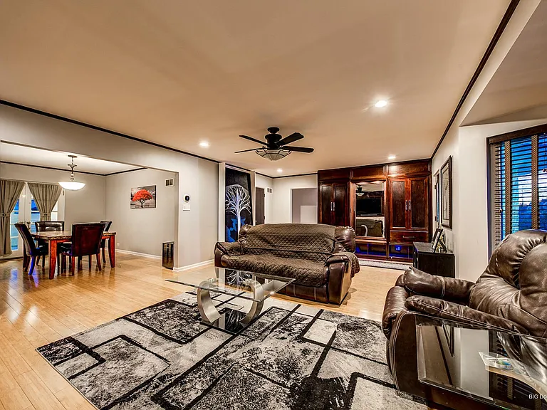 9039 N Maryland St — Photo 11