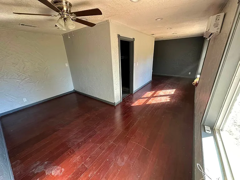 8840 FM 1734 — Photo 9