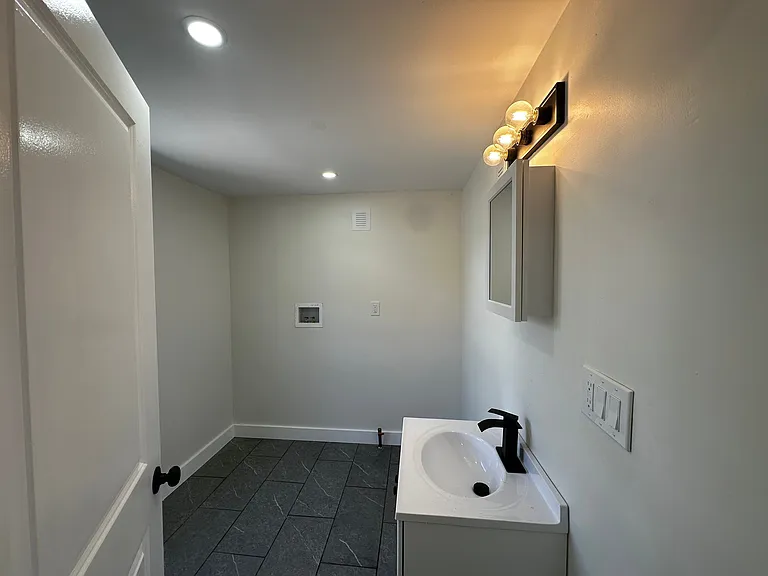114 Hoffman Ave — Photo 11