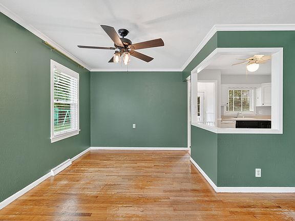 5th image of 2908 Meadow Ln