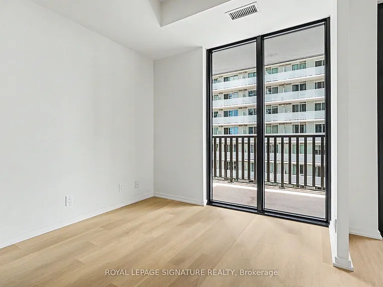 109 Erskine Ave #1111 — Photo 16