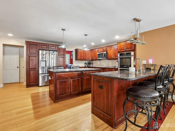 289 Franklin Rd, North Brunswick, NJ 08902