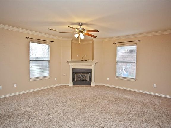 2nd image of 896 Oakwood Ct