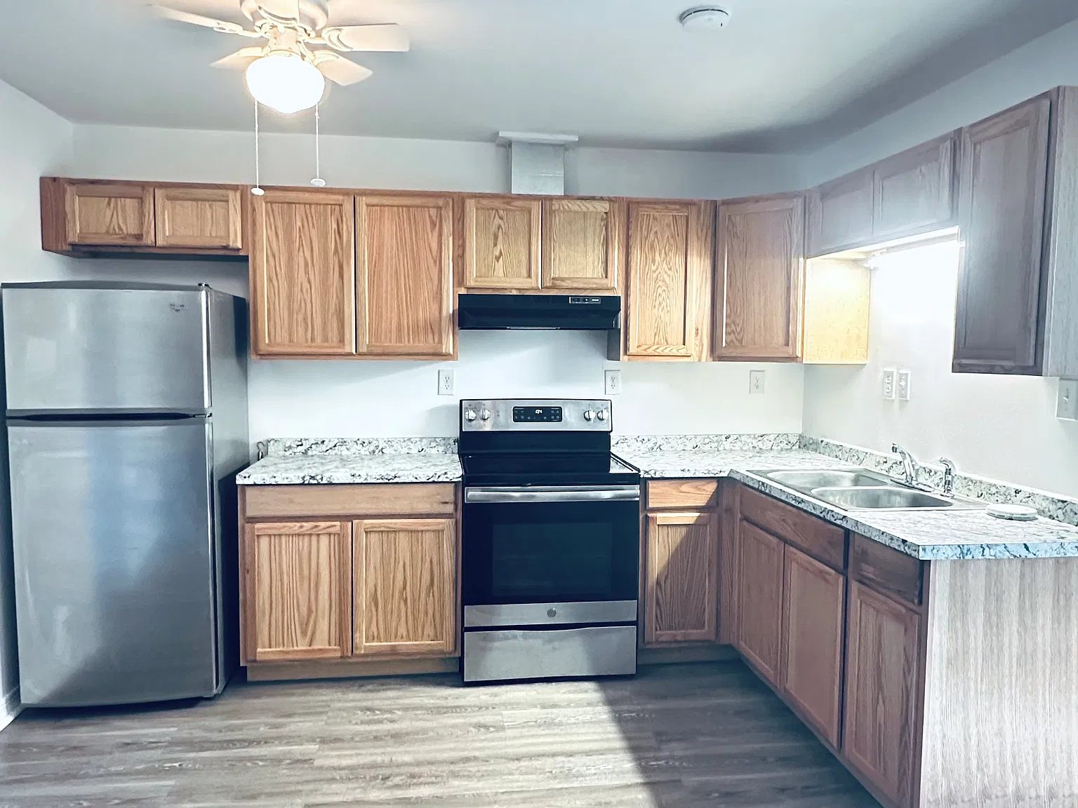 2 bed, 1100 sqft, $1,800 — Photo 2