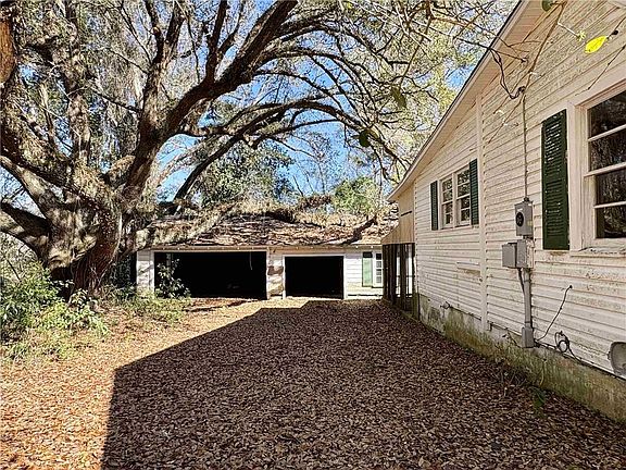 2nd image of 4060 Dickson Ln