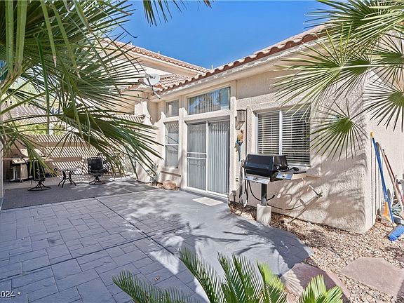 3rd image of 9221 Sunnyfield Dr