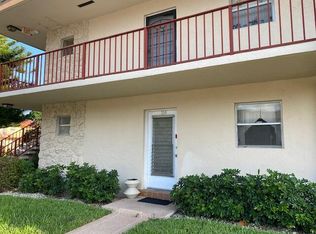 114 Oxford Ct #400, West Palm Beach, FL 33411