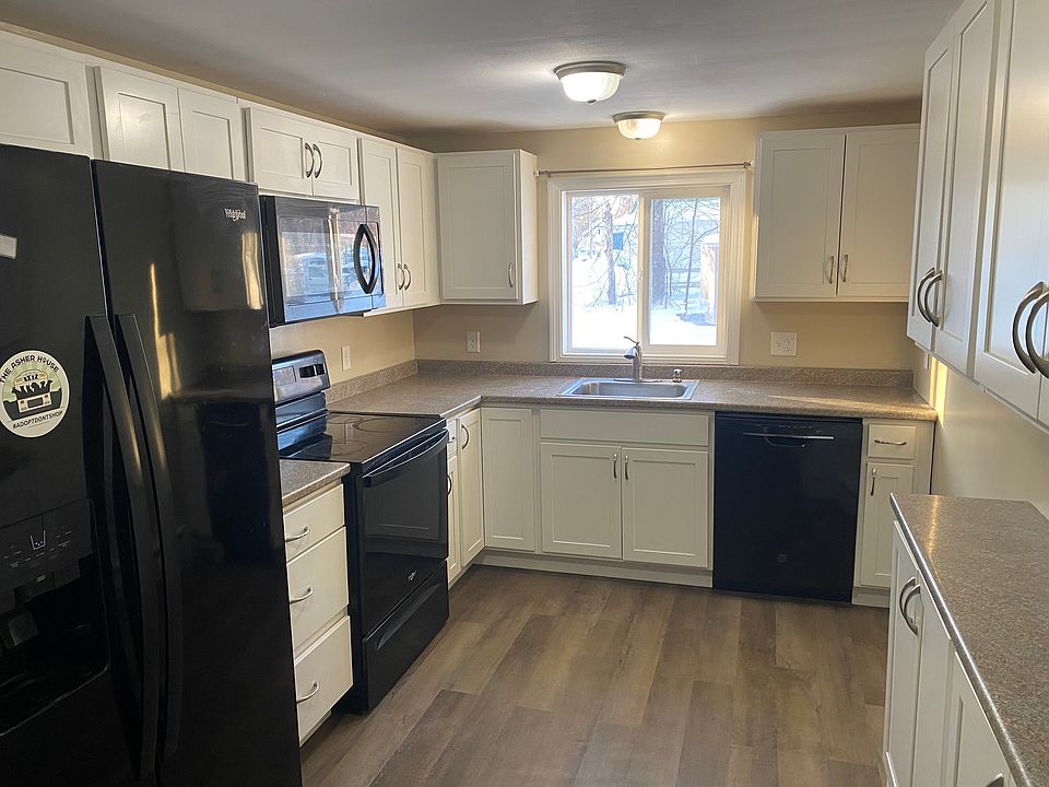 1st image of 148 School St #1