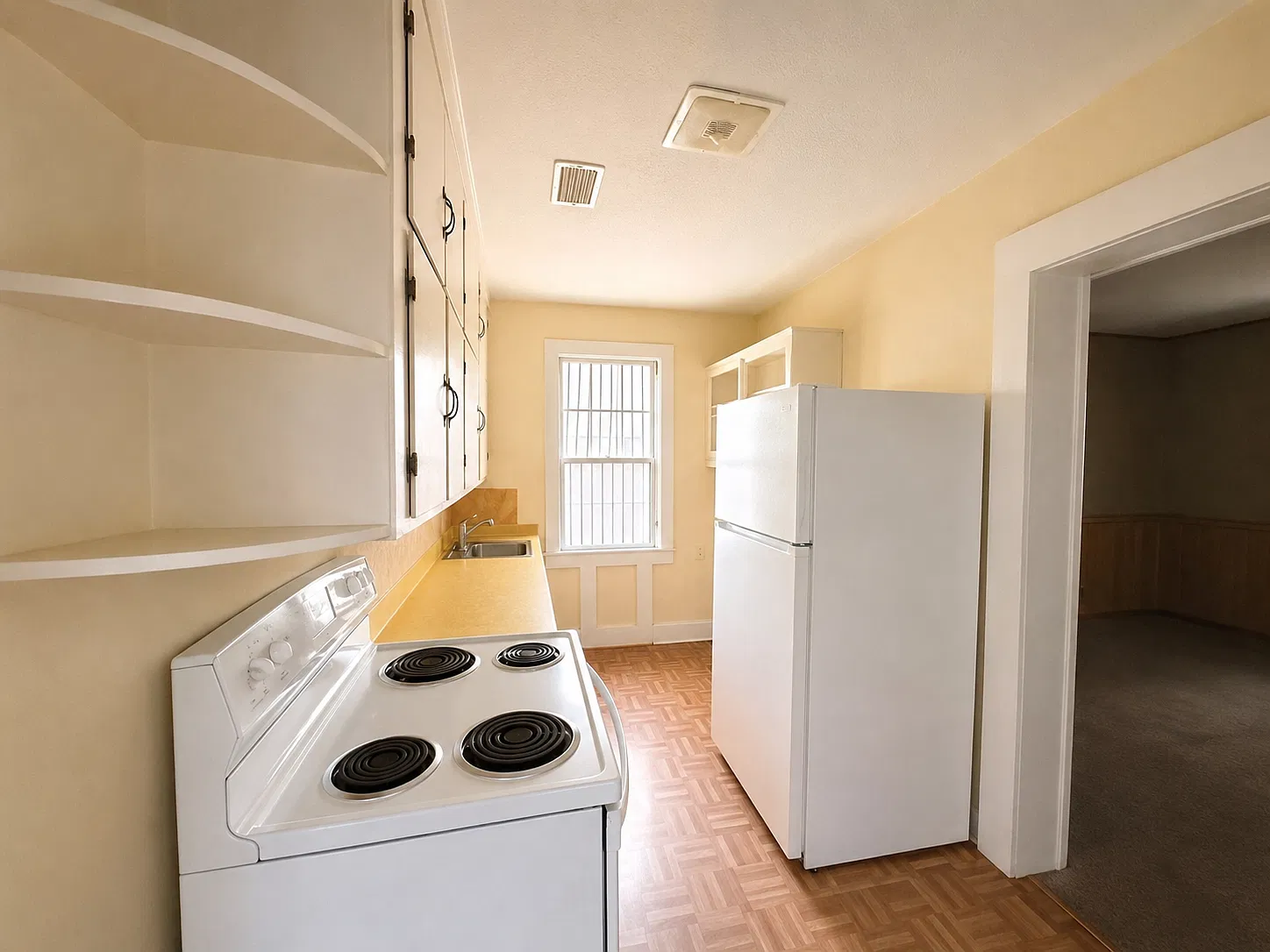 3 bed, 1084 sqft, $1,249 — Photo 4