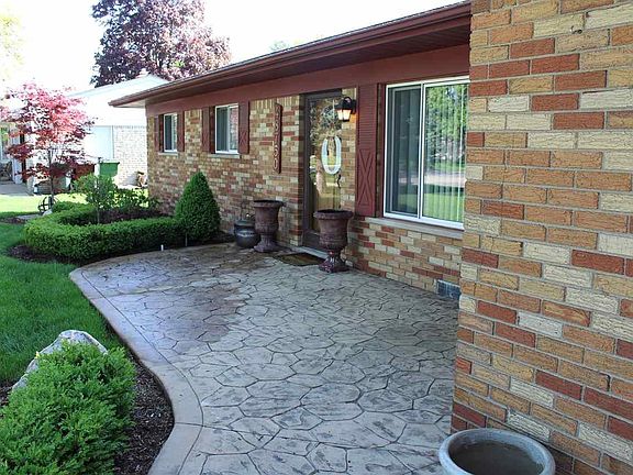 3rd image of 48750 Bluebird Dr