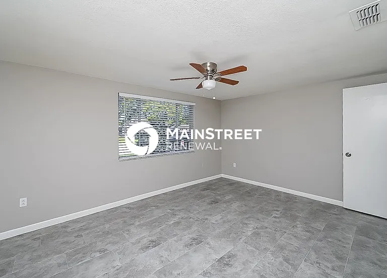 4010 Stratfield Dr — Photo 13