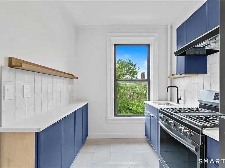 46 Trumbull St #3 — Photo 6