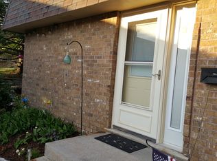 415 Meadowbrook Dr, West Bend, WI 53090