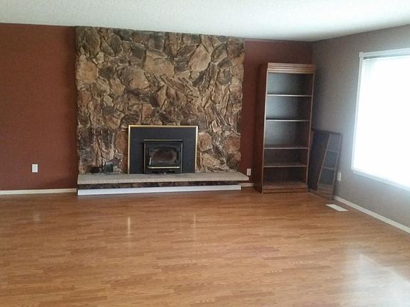 Living room W/Wood burning insert