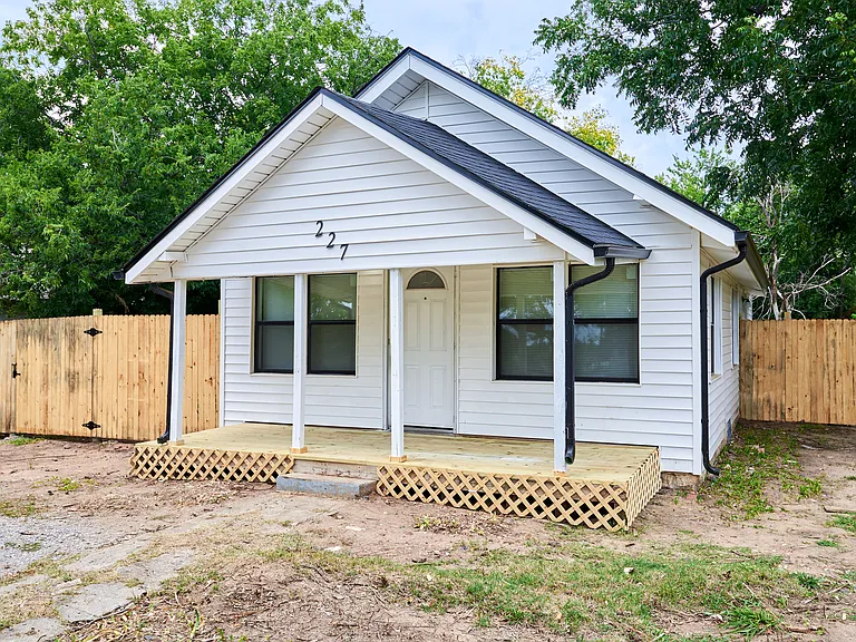 227 W Johnson St — Photo 21