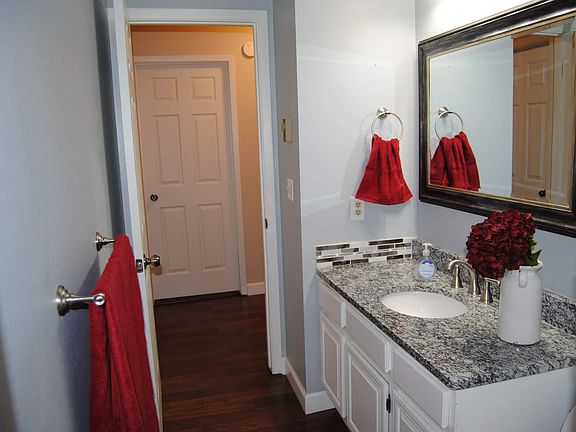 4th image of 1307 E Forest Dr