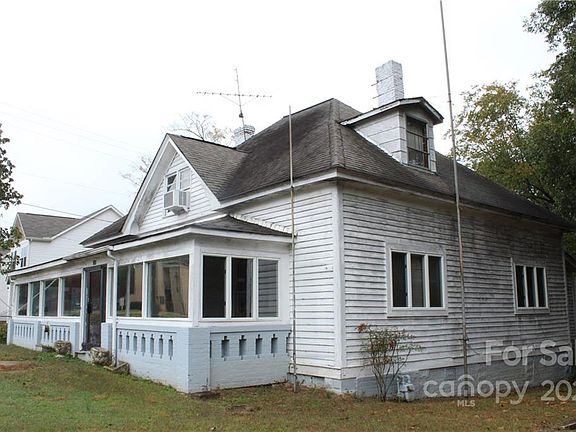 4th image of 1201-1205 S Lafayette St #1209