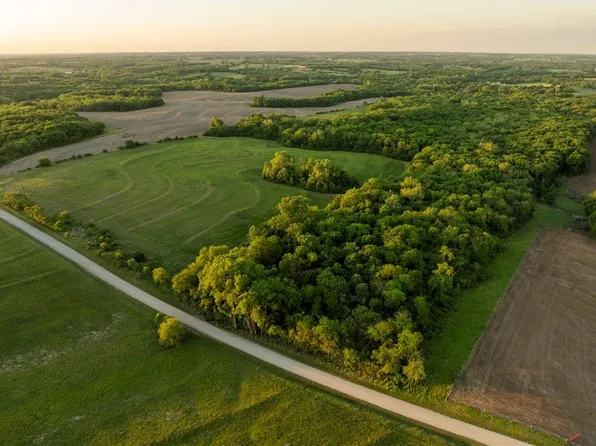 0 126th St, Oskaloosa, KS 66066