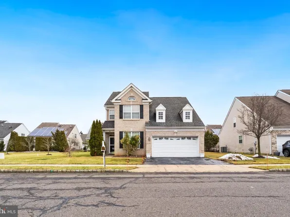 7 Spring Dr, Dayton, NJ 08810