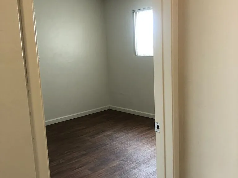 3565 Van Dyke Ave — Photo 7