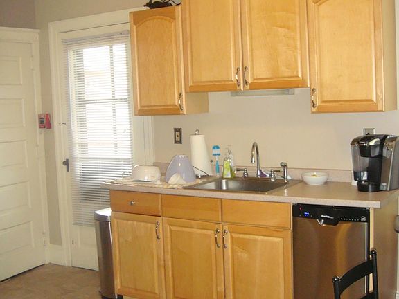 Apt 2 Eat in Kitchen- approx. 11'X15'