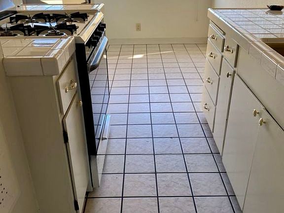 2nd image of 536 E Saint James St APT 3