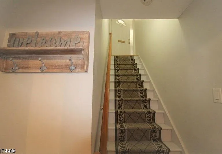 W Hanover Ave — Photo 1