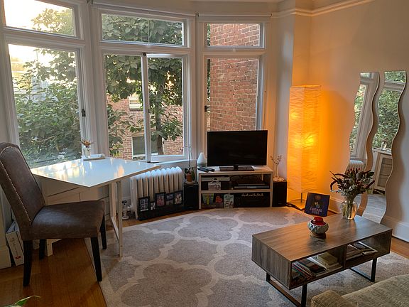 2nd image of 820 Jones St #23