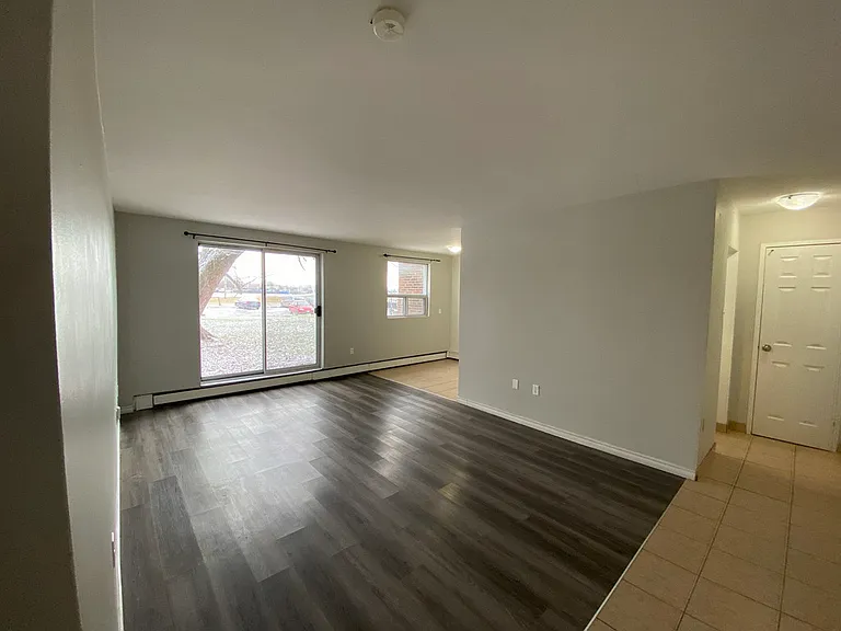 86 Oakville Ave — Photo 10