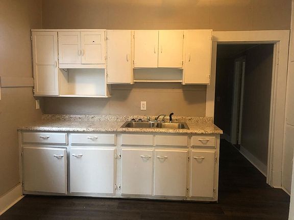 4th image of 1337 Dequeen Blvd