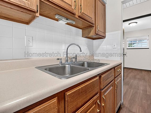 5th image of 100 Glen Garry Rd