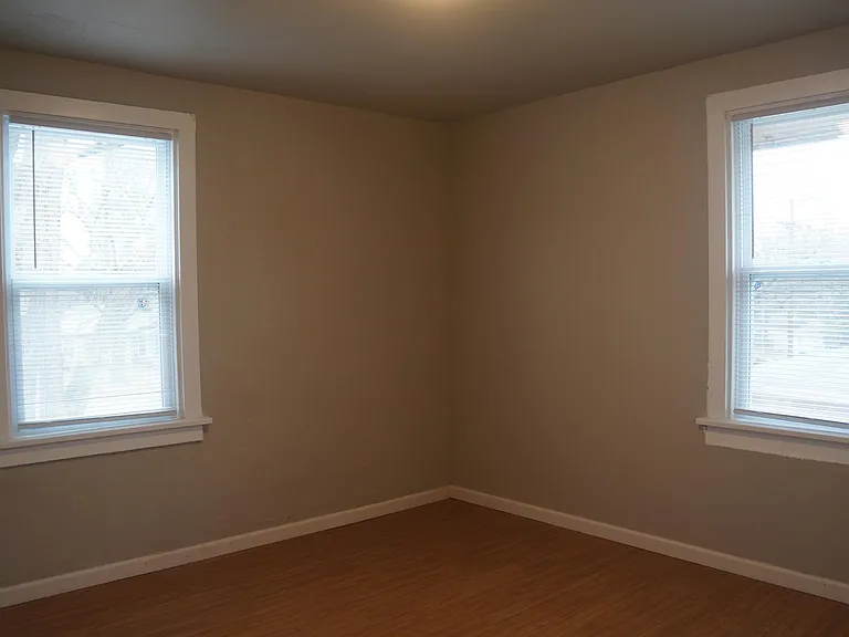 3916 Geraldine Ave — Photo 8