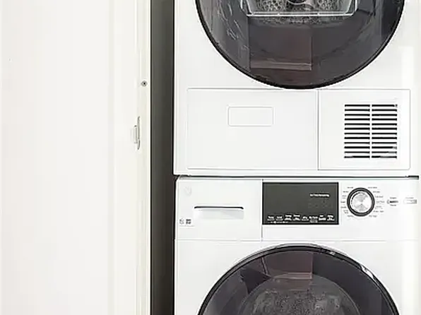 232 East 54th Street image 5 of 15