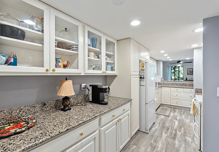 15512 Country Club Dr #B33 — Photo 11