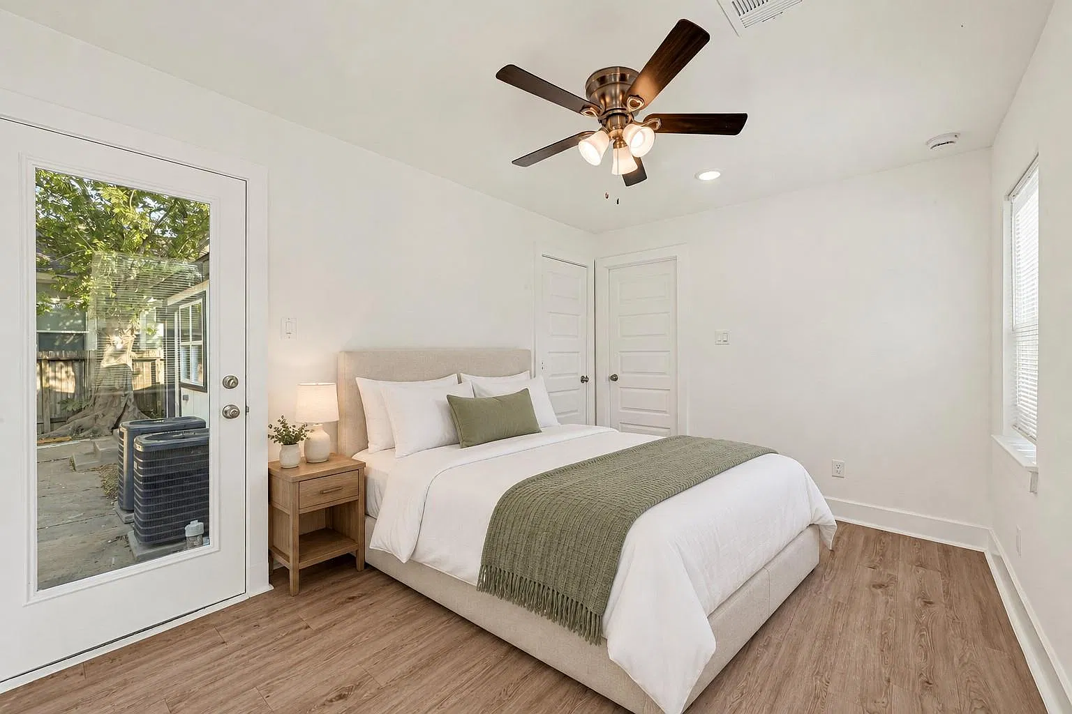 5729 Newport St — Photo 2
