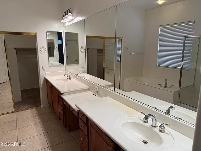 101 S Presidio Dr — Photo 15