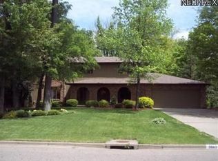 2083 Overcrest St, Alliance, OH