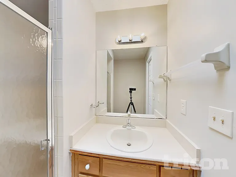 27 Princess Rose Dr — Photo 9