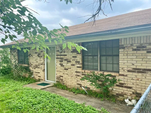 910 Chestnut St, Hico, TX 76457