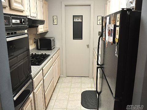 4th image of 333 E Broadway APT 1B