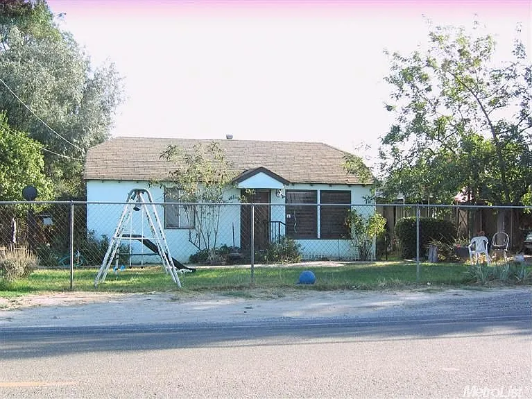 2730 California Ave photo 1