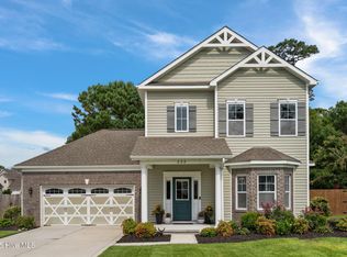 233 Marsh Haven Dr, Sneads Ferry, NC 28460
